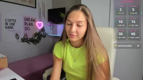 Snapshot of sunlightsofia chatting on September 17, 2025, 1:46 pm Sofia online show from September 17, 2025, 1:46 pm