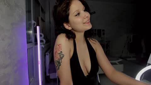 Snapshot of sunlovedamily chatting on February 10, 2025, 12:08 am Amy online show from February 10, 2025, 12:08 am