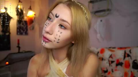 Lily online show from October 29, 2025, 2:08 pm