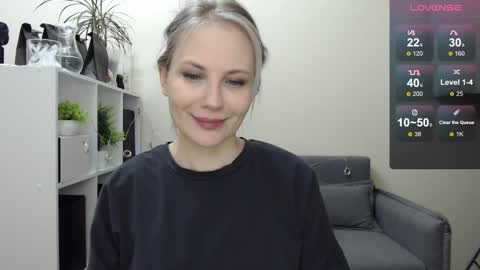 Snapshot of sunny_bunny6 chatting on December 23, 2024, 7:28 am Naomi online show from December 23, 2024, 7:28 am