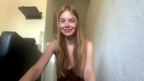 Snapshot of sunny_gaze chatting on July 28, 2026, 2:13 pm sunny_gaze online show from July 28, 2026, 2:13 pm