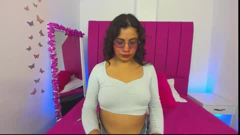 Sunny Smiith online show from November 5, 2025, 12:49 pm