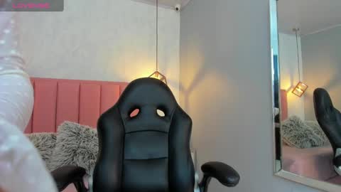  S U N N Y online show from October 2, 2025, 12:34 pm