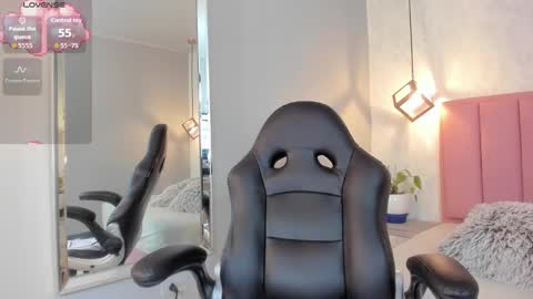  S U N N Y online show from October 9, 2025, 1:09 pm