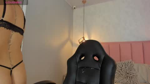 S U N N Y online show from June 3, 2026, 12:52 pm