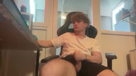 SunnyRiot online show from November 24, 2025, 12:38 pm