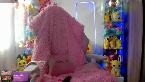     RAVENCLAU GIRL  online show from February 12, 2025, 8:40 pm