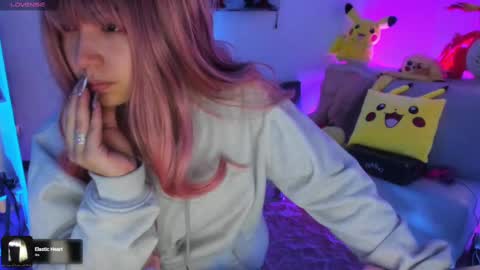     RAVENCLAU GIRL  online show from September 20, 2025, 12:06 pm