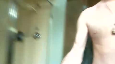 Snapshot of suns0ut_buns0ut chatting on April 16, 2026, 4:35 am suns0ut_buns0ut online show from April 16, 2026, 4:35 am