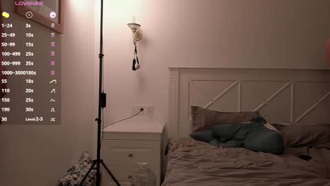 Snapshot of sunsay_effie chatting on December 18, 2024, 1:15 am Effie Beautiful girl and Sunsay lucky boy online show from December 18, 2024, 1:15 am