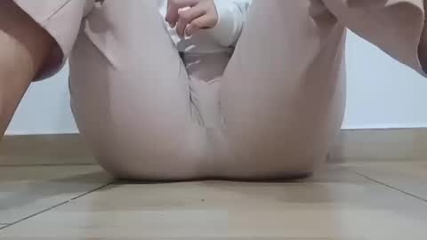 Annie online show from October 15, 2025, 5:07 am