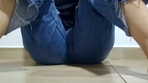 Annie online show from December 13, 2025, 9:09 pm