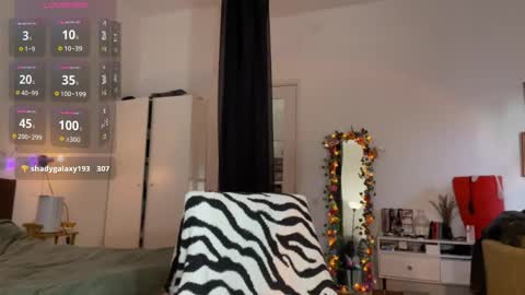 Snapshot of sunshine_lina chatting on April 27, 2026, 8:12 am Lina online show from April 27, 2026, 8:12 am