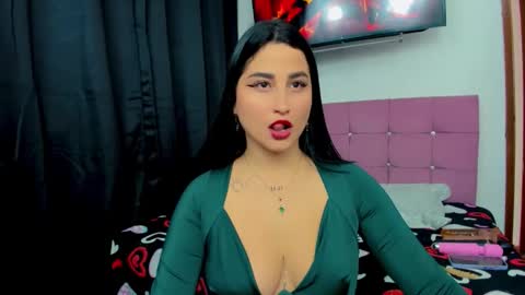 Snapshot of sunshine_uwu22 chatting on September 10, 2025, 7:03 pm Andrea Rodriguez online show from September 10, 2025, 7:03 pm