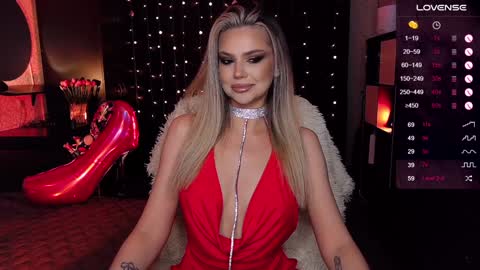 Snapshot of sunshine_vibes chatting on January 2, 2025, 4:41 am Mistress Molly online show from January 2, 2025, 4:41 am