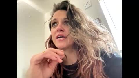 WATCHMEMAKEYOUCUM online show from December 29, 2024, 5:22 pm