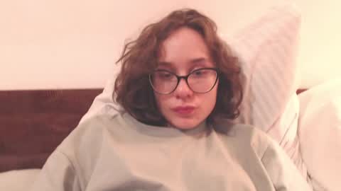 Hella online show from June 3, 2026, 7:41 pm
