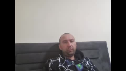 super42835015 online show from October 18, 2025, 5:03 pm