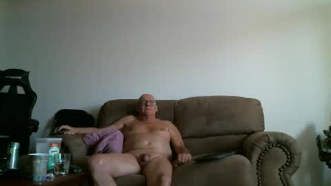 Snapshot of superdady683913 chatting on October 2, 2025, 9:33 pm superdady683913 online show from October 2, 2025, 9:33 pm