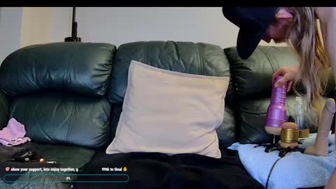 Thomas online show from October 5, 2025, 6:50 pm