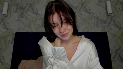 Snapshot of superior_cat chatting on January 8, 2025, 12:49 am Una online show from January 8, 2025, 12:49 am