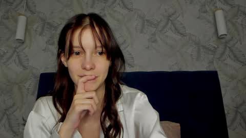 Snapshot of superior_cat chatting on January 8, 2025, 3:51 am Una online show from January 8, 2025, 3:51 am