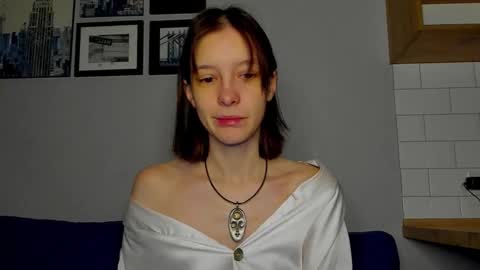 Una online show from November 21, 2025, 1:15 am