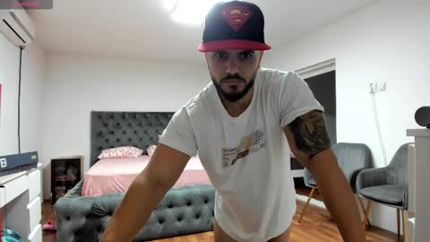 Snapshot of supermanboyxxl chatting on November 12, 2025, 6:03 am supermanboyxxl online show from November 12, 2025, 6:03 am