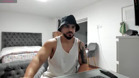 Snapshot of supermanboyxxl chatting on November 17, 2025, 6:52 am supermanboyxxl online show from November 17, 2025, 6:52 am