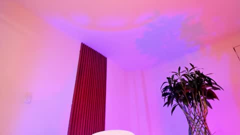 Snapshot of suprasexyjohn chatting on November 12, 2025, 8:19 pm llllSupra llll online show from November 12, 2025, 8:19 pm