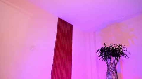 Snapshot of suprasexyjohn chatting on November 26, 2025, 6:42 pm llllSupra llll online show from November 26, 2025, 6:42 pm