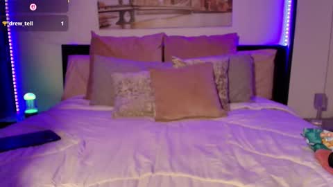 surella32 online show from February 6, 2026, 3:44 am