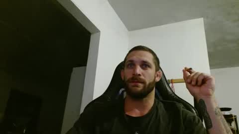 Snapshot of surfdog95 chatting on November 12, 2025, 2:01 am surfdog95 online show from November 12, 2025, 2:01 am