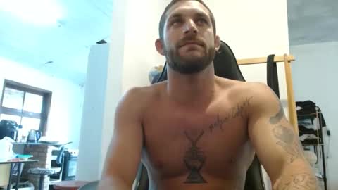 Snapshot of surfdog95 chatting on November 15, 2025, 7:10 pm surfdog95 online show from November 15, 2025, 7:10 pm