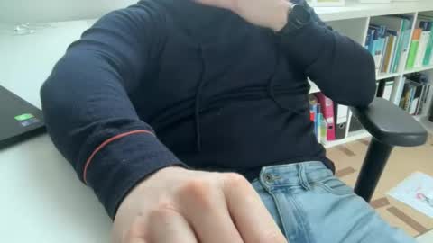 surfstar81 online show from February 4, 2026, 7:47 am