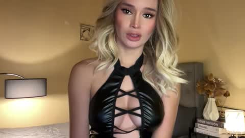 Snapshot of surprisecockmia chatting on November 7, 2025, 7:30 am Mia online show from November 7, 2025, 7:30 am