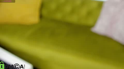 Annie online show from November 1, 2025, 1:07 am