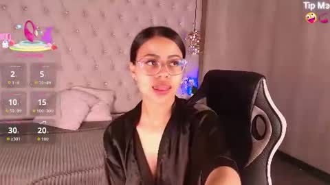 susan_voltaire online show from June 18, 2026, 12:20 pm