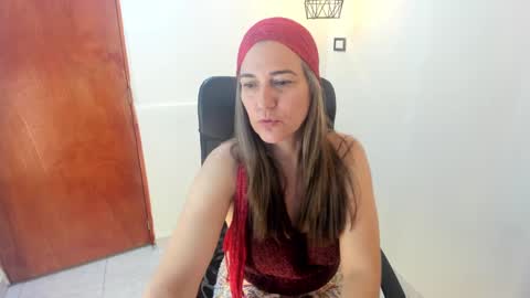 Snapshot of susana78_ chatting on December 26, 2024, 9:47 pm susana online show from December 26, 2024, 9:47 pm