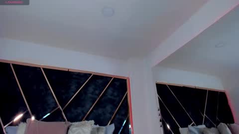 susanahenao online show from November 11, 2025, 6:52 pm