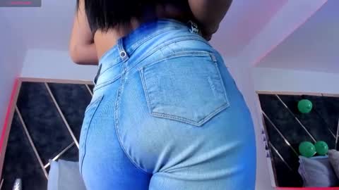 susanahenao online show from April 6, 2026, 6:31 pm