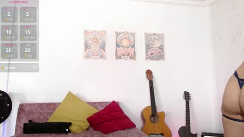 Susana hendrix    online show from September 12, 2025, 6:41 pm