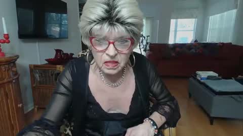 Snapshot of susanandlisa chatting on January 11, 2026, 9:53 pm sexualsusan online show from January 11, 2026, 9:53 pm