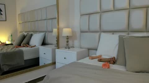 susanthomass online show from February 20, 2026, 7:47 pm