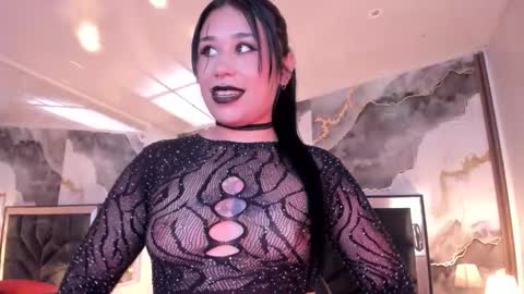 susanvilla online show from March 25, 2026, 7:42 pm