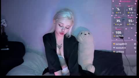 Snapshot of susieevans chatting on September 14, 2025, 9:25 pm Sue online show from September 14, 2025, 9:25 pm