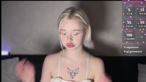 Snapshot of susieevans chatting on October 19, 2025, 5:57 pm Sue online show from October 19, 2025, 5:57 pm