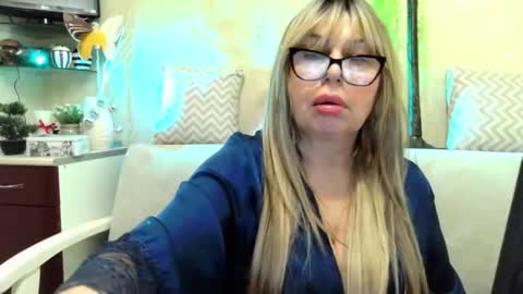 Snapshot of susiexnoreen chatting on February 15, 2026, 7:16 am SusiexNoreen online show from February 15, 2026, 7:16 am