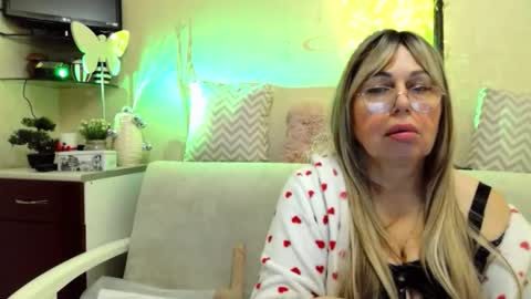 Snapshot of susiexnoreen chatting on April 5, 2026, 4:42 am SusiexNoreen online show from April 5, 2026, 4:42 am