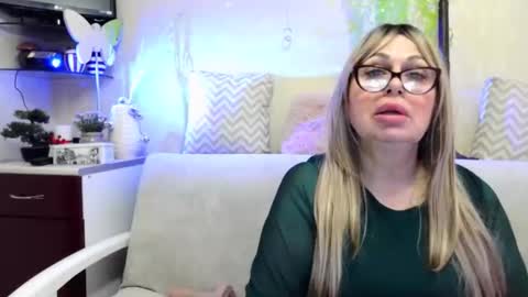 Snapshot of susiexnoreen chatting on April 9, 2026, 7:03 am SusiexNoreen online show from April 9, 2026, 7:03 am